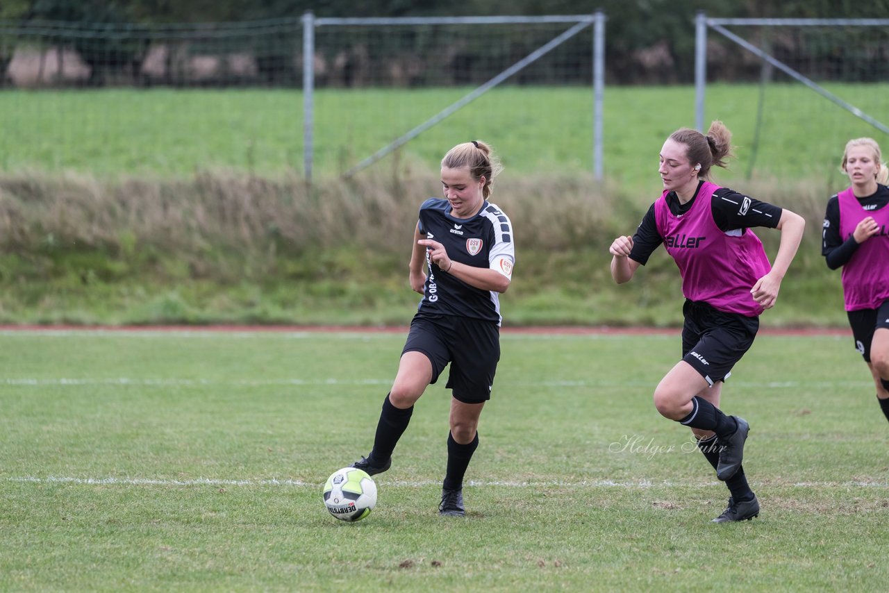 Bild 368 - Frauen Grossenasper SV - SV Steinhorst/Labenz : Ergebnis: 1:3